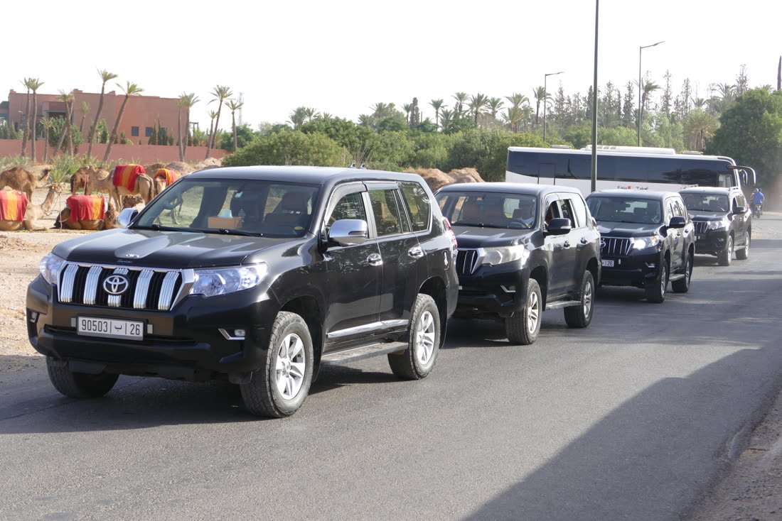 Convoi de Toyota Prado 4x4 Easy Take pour un transfert de groupe